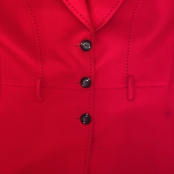 Tahari lipstick red rayon/ polyester blazer with black leather belt.Size 10. - Picture 6 of 10